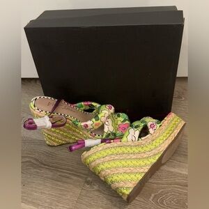 NEW IN BOX BETSY JOHNSON PANSIE   Espadrille Wedges.